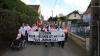 Des habitants participent à une marche solidaire pour Alicia, le 2 avril 2017 à Auneuil (Oise).&nbsp;